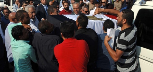 خروج جثامين الشهداء من مستشفى الشرطة بمدينة مصر
