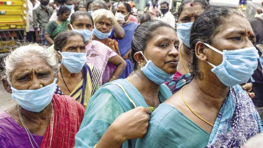 الهند تواصل تسجيل إصابات بعشرات الآلاف يومياً
