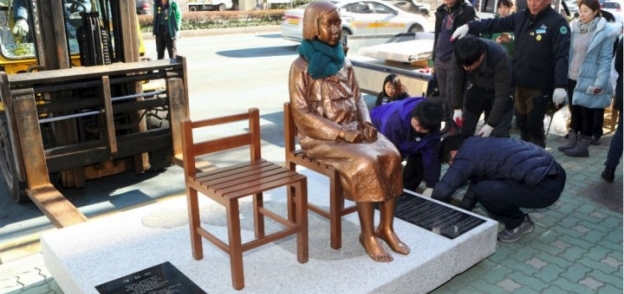 تمثال "نساء المتعة" يؤجج العلاقات بين اليابان وكويا الجنوبية