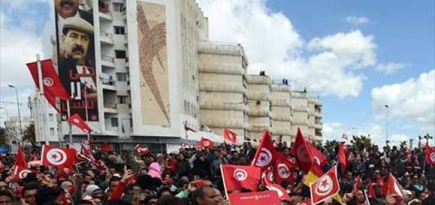 بالصور| تونسيون يحتفلون في الشوارع بفوز "الحوار الوطني" بجائزة نوبل