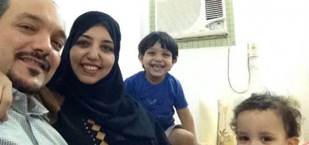 الجاني مع زوجته وأطفاله قبل ارتكاب مذبحة كفر الشيخ