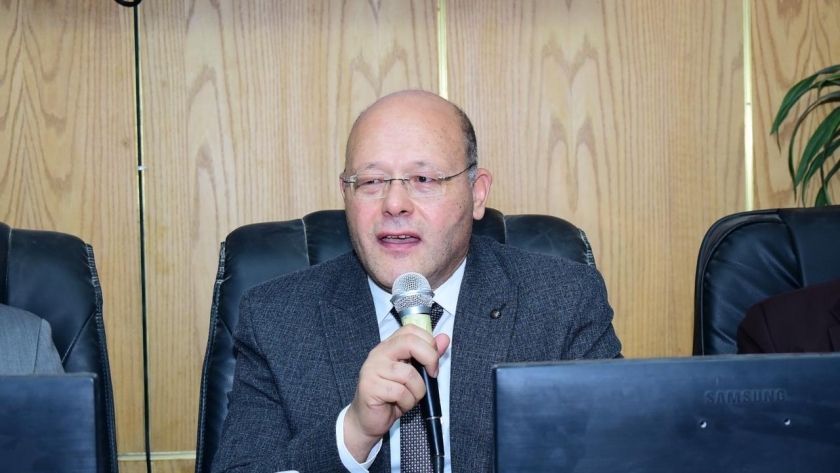 الدكتور حسان النعمانى القائم بعمل رئيس جامعة سوهاج