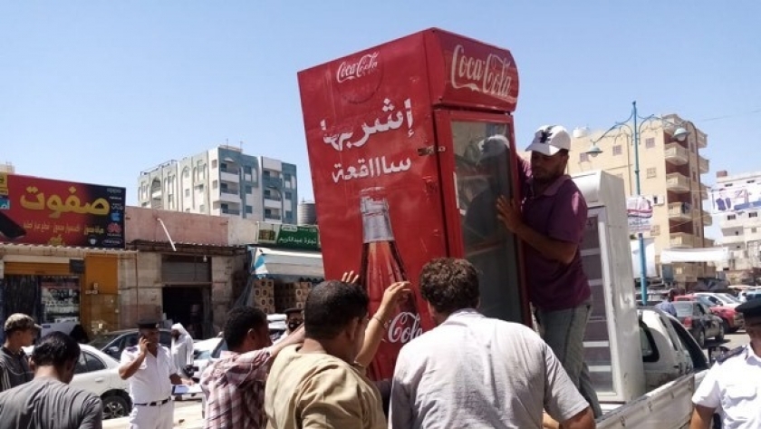 جانب من حملة مجلس مدين مرسى مطروح على الاسواق قبل عيد الاضحى