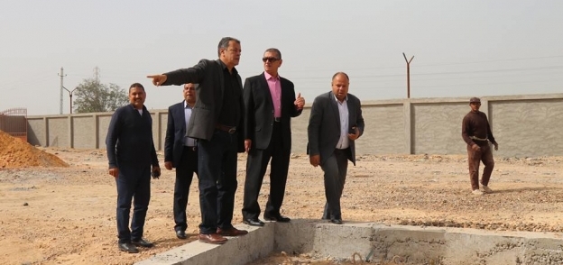 محافظ كفر الشيخ يتابع موقع انشاء محطة الخلط الإسفلتية الجديدة