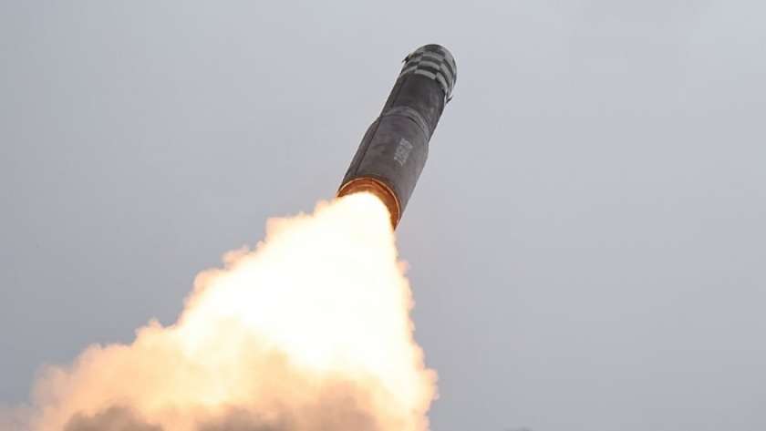 إطلاق صاروخ كوري شمالي