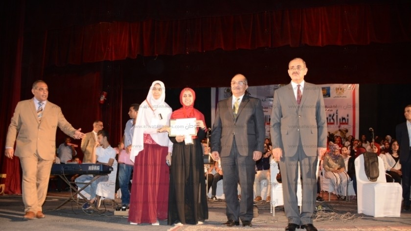 جامعة أسيوط الأولى فى مسابقة أفضل بحث مناصفة مع جامعة مدينة السادات