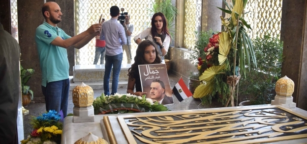 أبناء عبدالناصر أمام ضريح الوالد في الذكرى الـ50: هنا يرقد حبيب الملايين