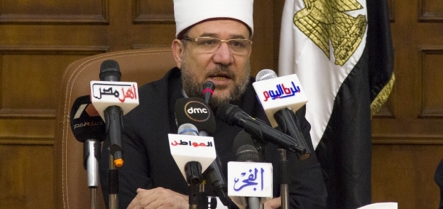 وزير الاوقاف خلال الاجتماع مع محافظ القاهرة