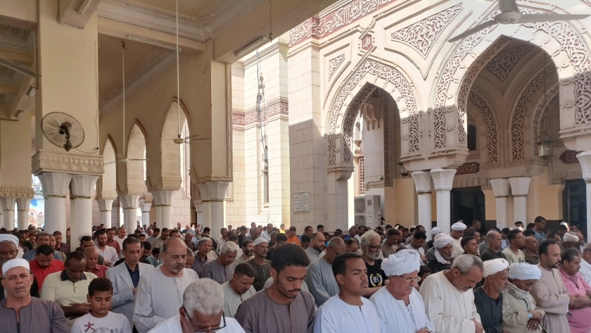 صلاة الغائب في مسجد سيدي عبدالرحيم القناوي