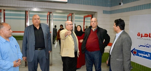 رئيس مترو الأنفاق والعضو المنتدب يتفقدان محطة مترو العتبة بالخطين الثاني والثالث