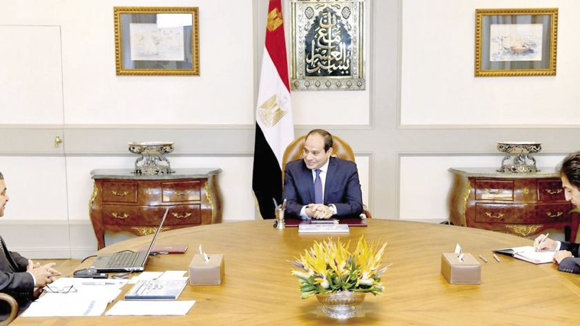 الرئيس السيسى خلال لقائه الفريق أسامة ربيع رئيس هيئة قناة السويس
