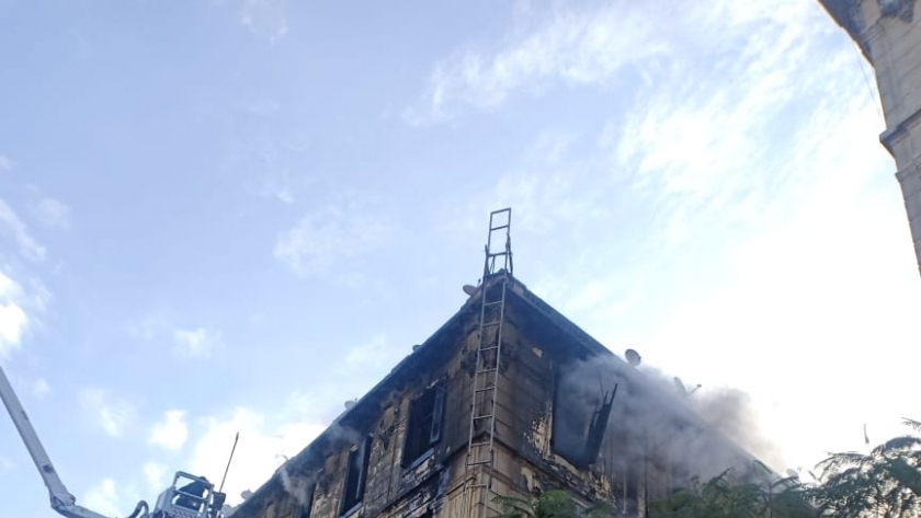 المبنى المحترق