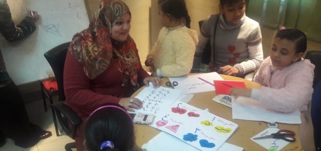 بالصور| ورشة لطلاب المدارس لتعليم الخط العربي بقصر ثقافة الطفل في سوهاج