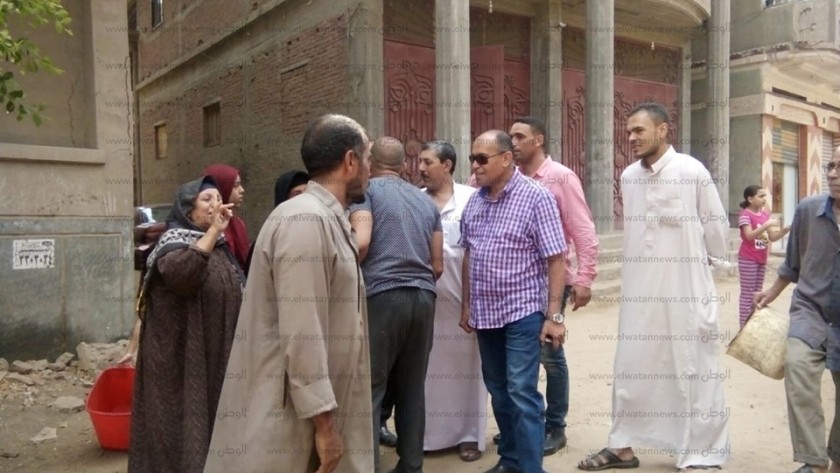 رئيس سمنود يقرر إحالة  8 من عاملي الوحدة المحلية بقرية "ابوصير"للتحقيق