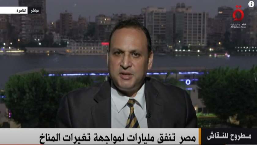 الدكتور عمرو صالح، استاذ الاقتصاد السياسي