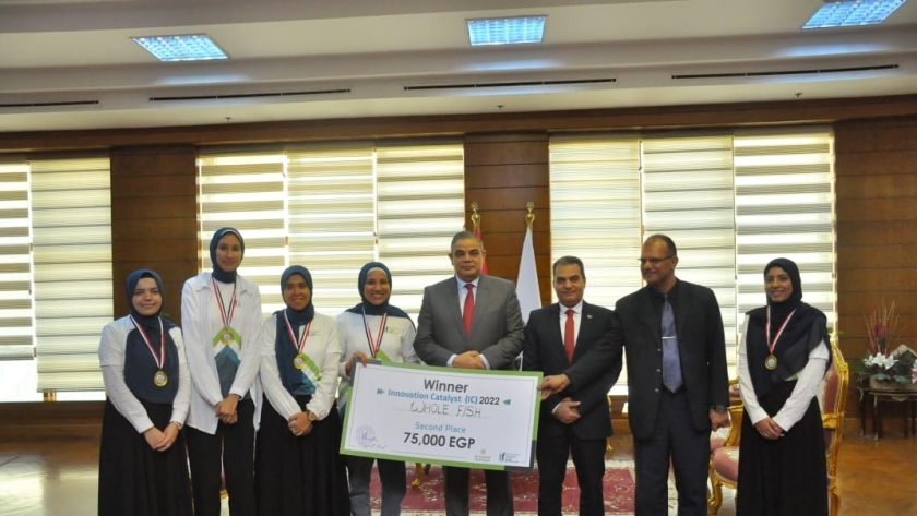 رئيس جامعة كفر الشيخ يستقبل الفائزين في المسابقة