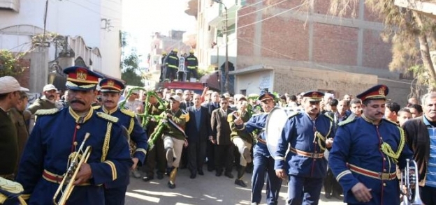 تشييع جثمان "شهيد سيناء" في جنازة عسكرية بمسقط رأسه في الشرقية