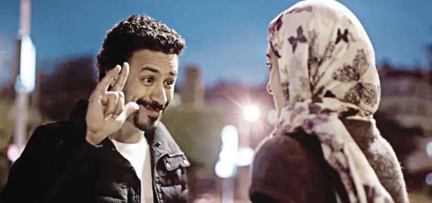 أحمد داود وأمينة خليل في مشهد من «122»