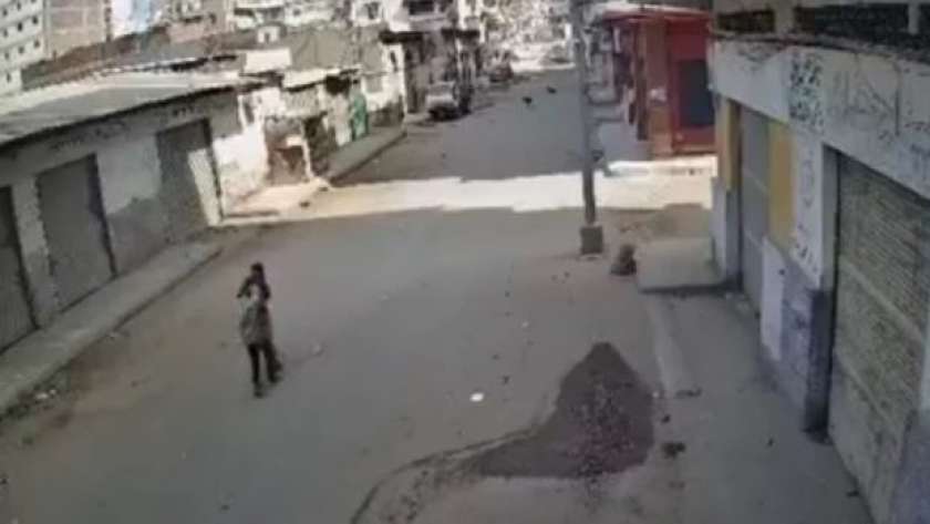 تفاصيل اعتداء شاب على طفلة في الشارع في كفر الدوار
