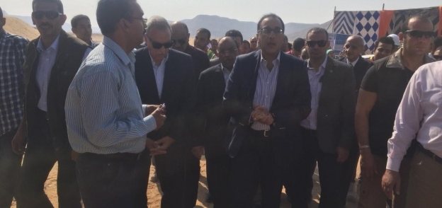 رئيس الوزراء خلال الزيارة محافظة قنا