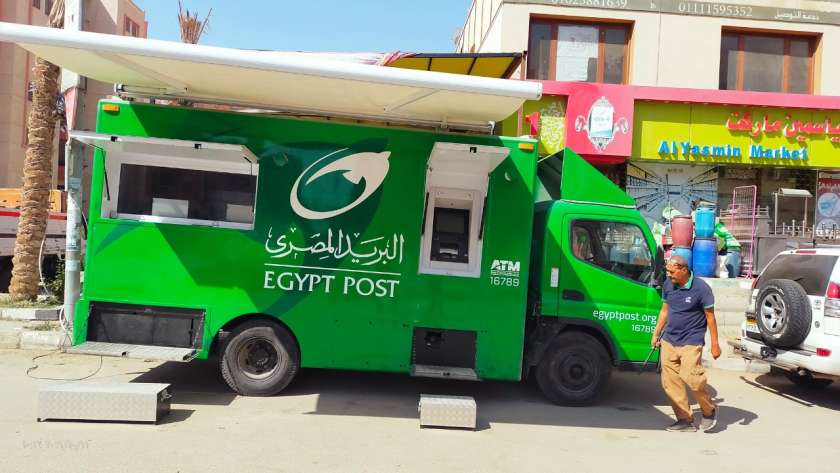 إحدى سيارات خدمات البريد المصري - أرشيفية