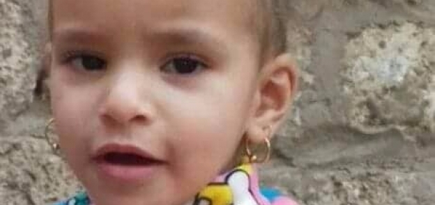 الطفلة رزان قتلت علي يد جارها لسرقة قرطها الذهبي بسوهاج