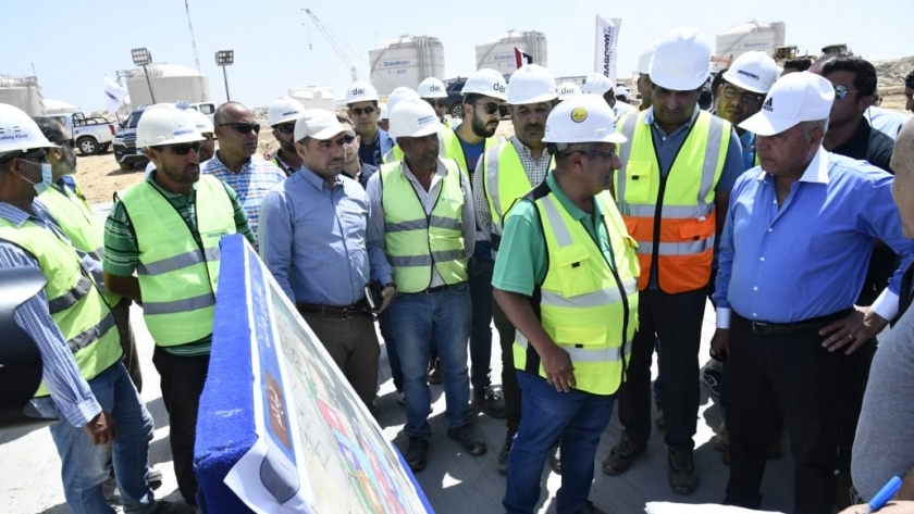 وزير النقل يتابع معدلات تنفيذ مشروع تطوير ميناء العين السخنة (صور)