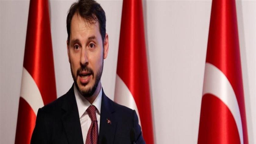 البيراق وزير الخزانة والمالية التركي