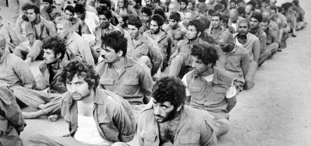 عدد من الأسرى الإسرائليين فى أكتوبر 73 «صورة أرشيفية»