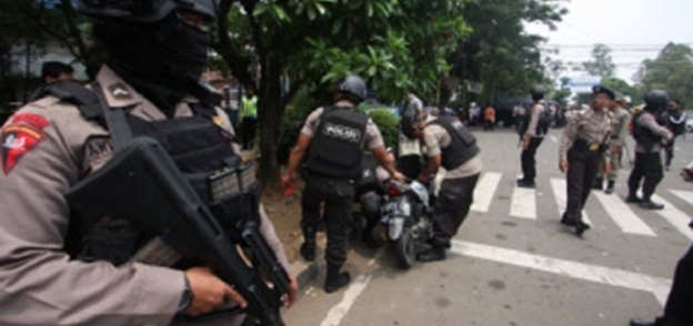 شاب على صلة بـ"داعش" يهاجم عناصر الشرطة الإندونيسية ويصيب خمسة منهم