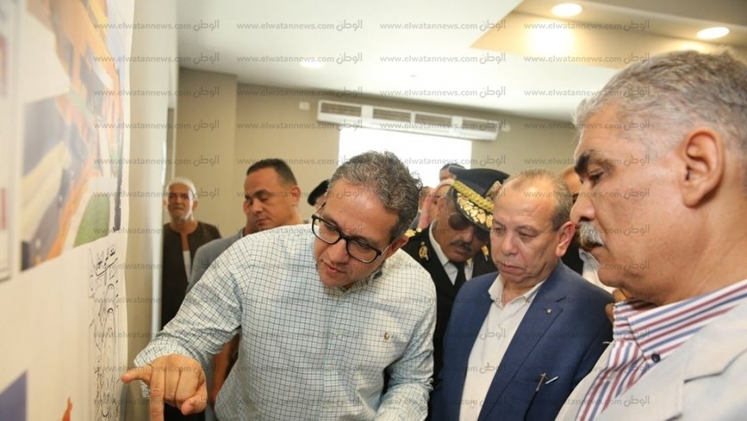 وزير الاثار خلال زيارته لمتحف كفر الشيخ