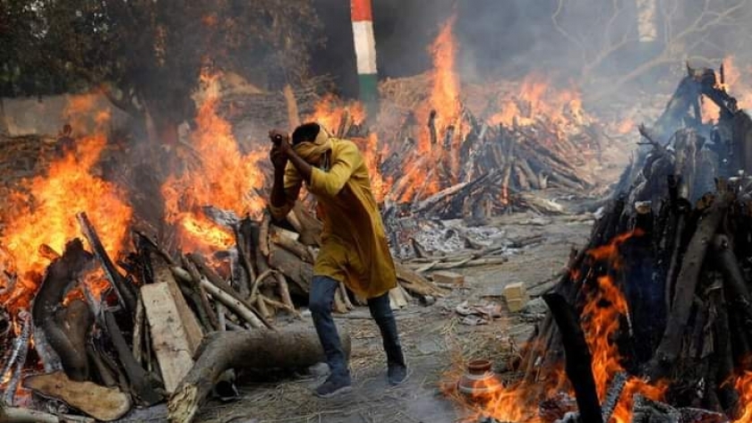 حرق جثث في الهند - رويترز