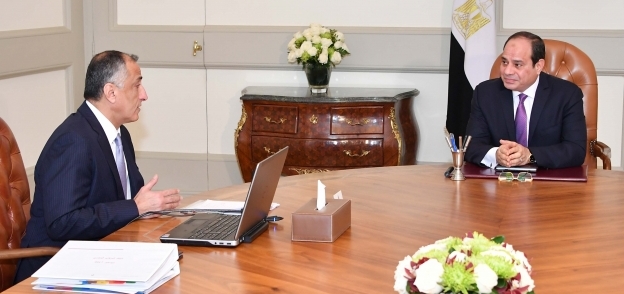 السيسي خلال اجتماعه مع محافظ البنك المركزي