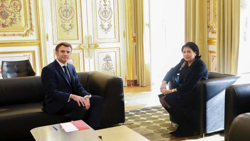لقاء بين الرئيس الفرنسي مع نظيرته الجورجية