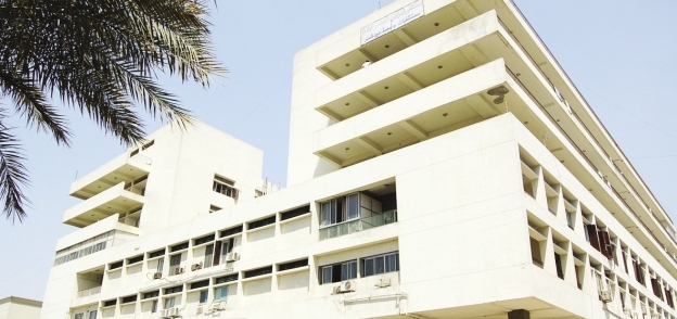 مبنى مستشفى الدمرداش الجامعى يعانى من مشكلات فنية تهدد بانهياره