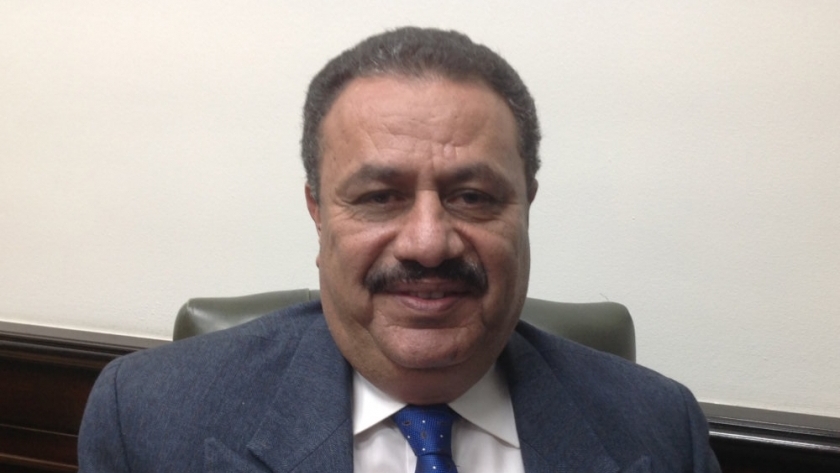 إبراهيم عبد القادر رئيس مصلحة الضرائب