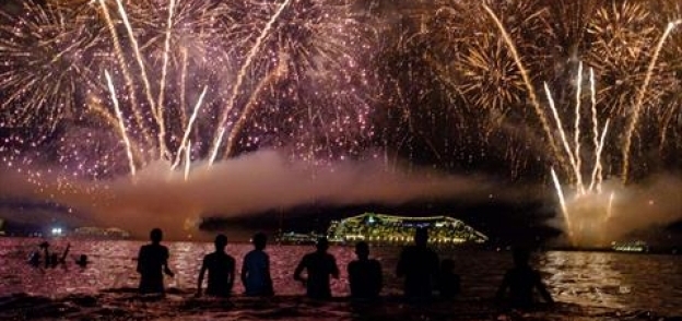 احتفالات سابقة على شاطئ كوباكابانا احتفالا برأس السنة