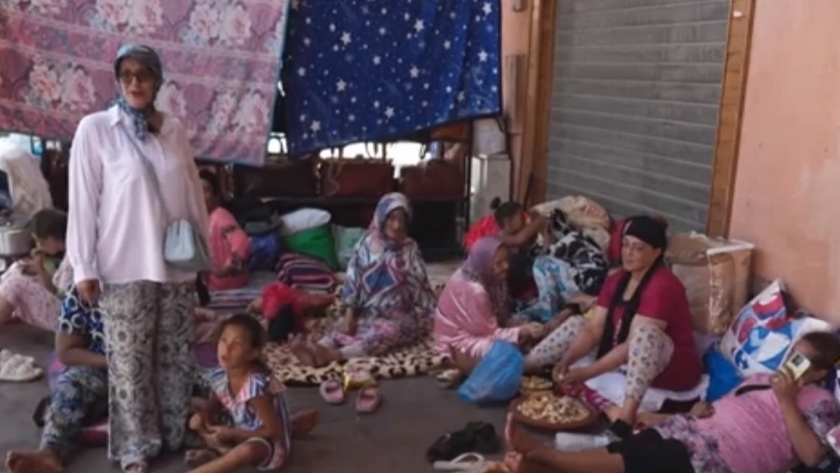 عائلات تعيش في العراء خوفًا من زلزال المغرب