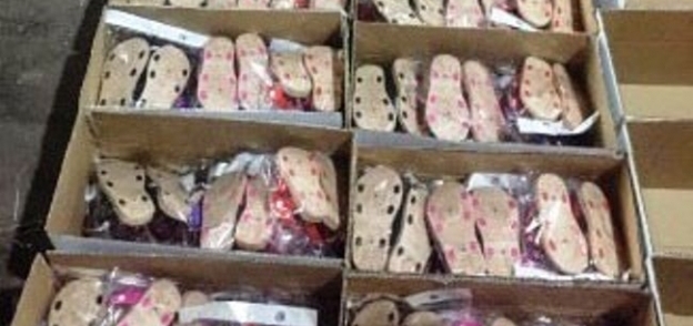 ضبط 21 ألف حذاء مدون بعلامات تجارية وهمية في الإسكندرية
