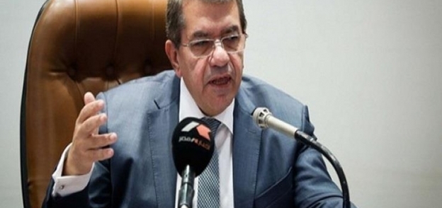 عمرو الجارحى وزير المالية -ارشيفية