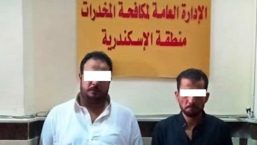 ضبط شخصين للإتجار بـ7500 قرص مخدر غرب الإسكندرية