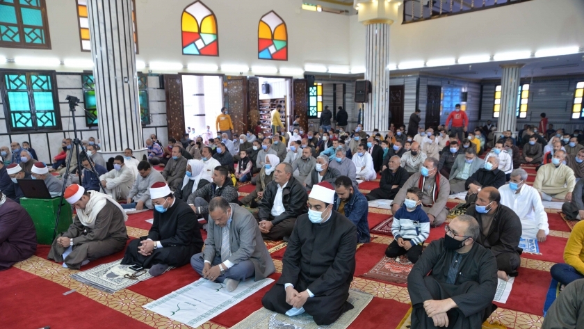 الصلاة في المساجد في رمضان 2021