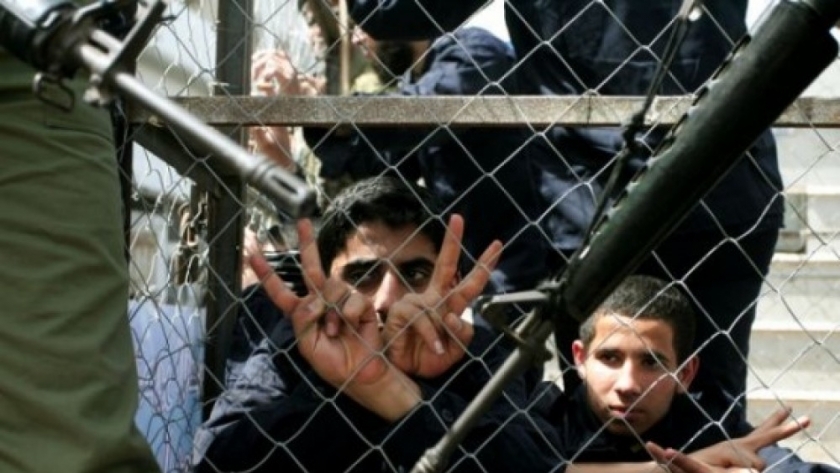 معتقلين فلسطينيين
