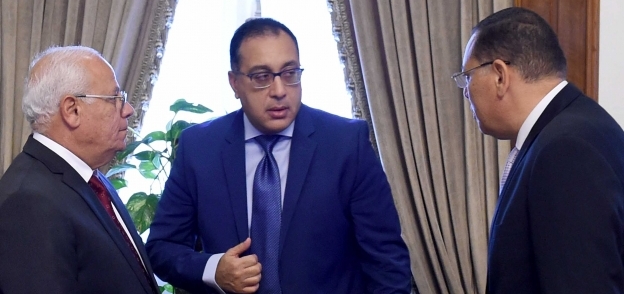 الدكتور مصطفي مدبولي، رئيس مجلس الوزراء وزير الإسكان خلال الأجتماع