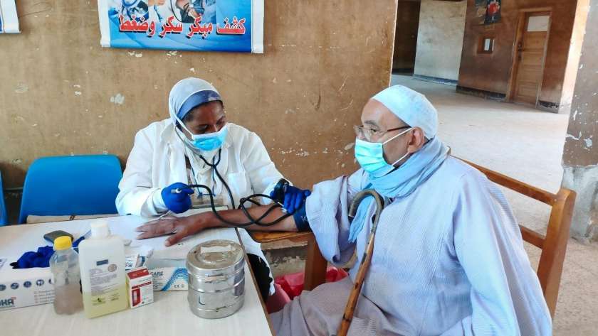 كشف طبي علي المواطنين في المنيا