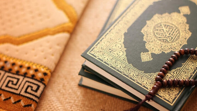 حكم قراءة القرآن بدون وضوء.. الإفتاء توضح
