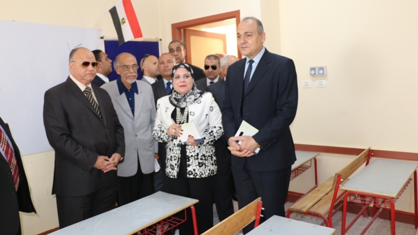محافظ القاهرة يفتتح مدرستين