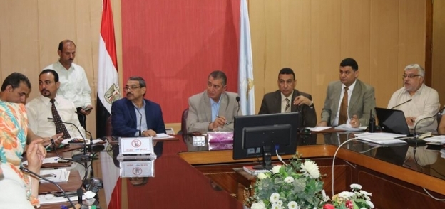 محافظ كفر الشيخ خلال إجتماعه مع رؤساء المدن