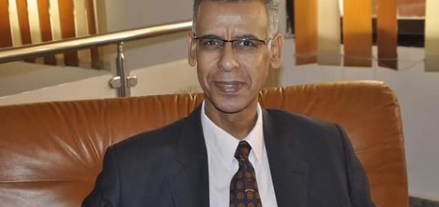 الدكتور أحمد حسن