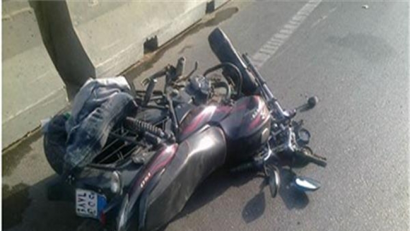 حادث انقلاب دراجة نارية على طريق منشأة عبد الله بالفيوم